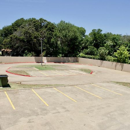 Executive Inn Of Arlington, Near At&T Stadium Zewnętrze zdjęcie
