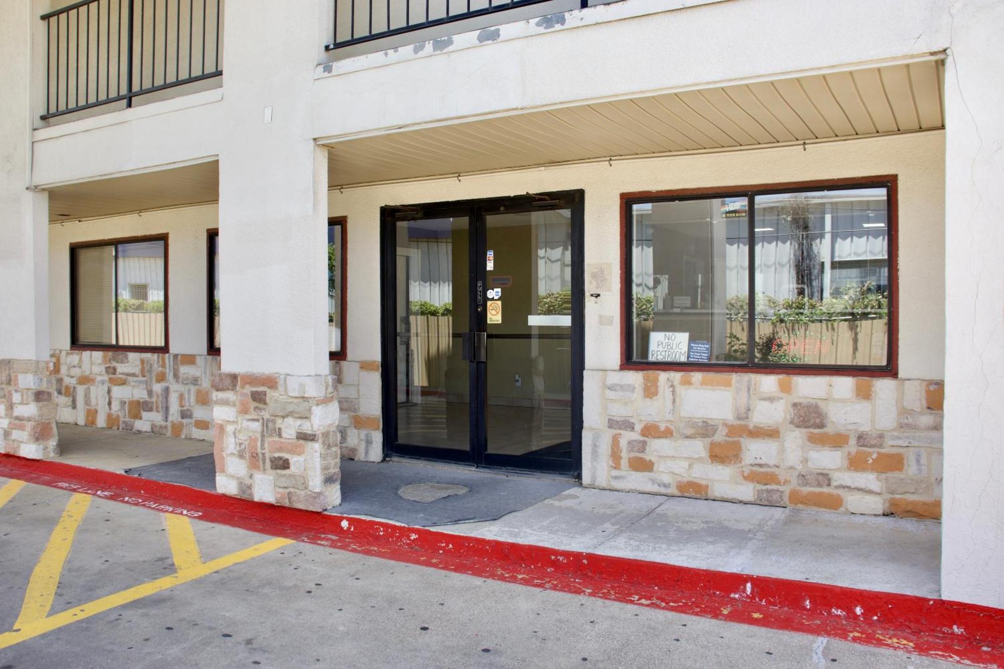 Executive Inn Of Arlington, Near At&T Stadium Zewnętrze zdjęcie
