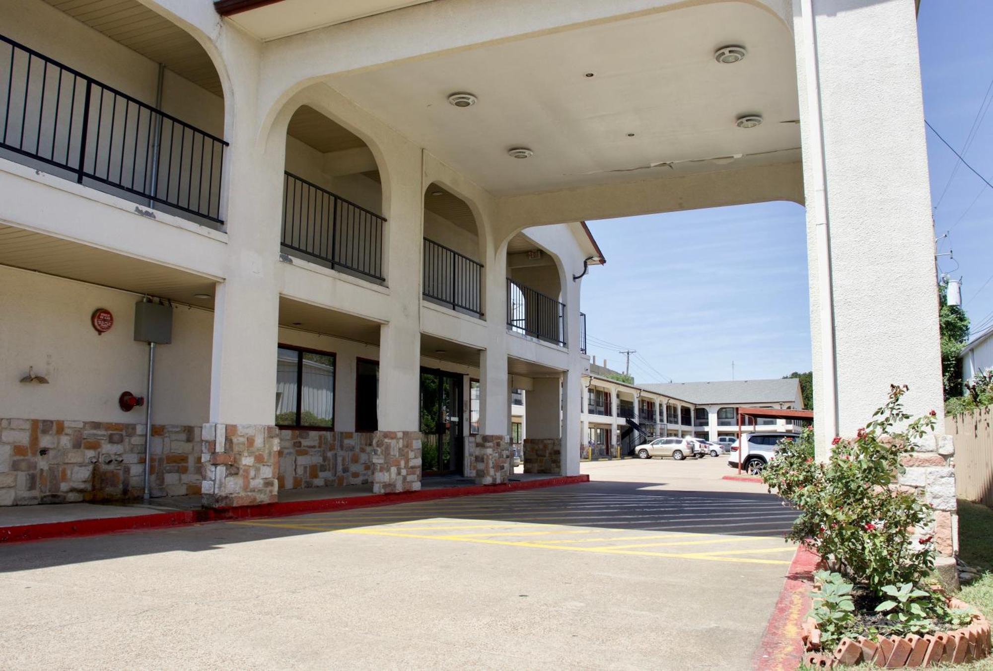 Executive Inn Of Arlington, Near At&T Stadium Zewnętrze zdjęcie