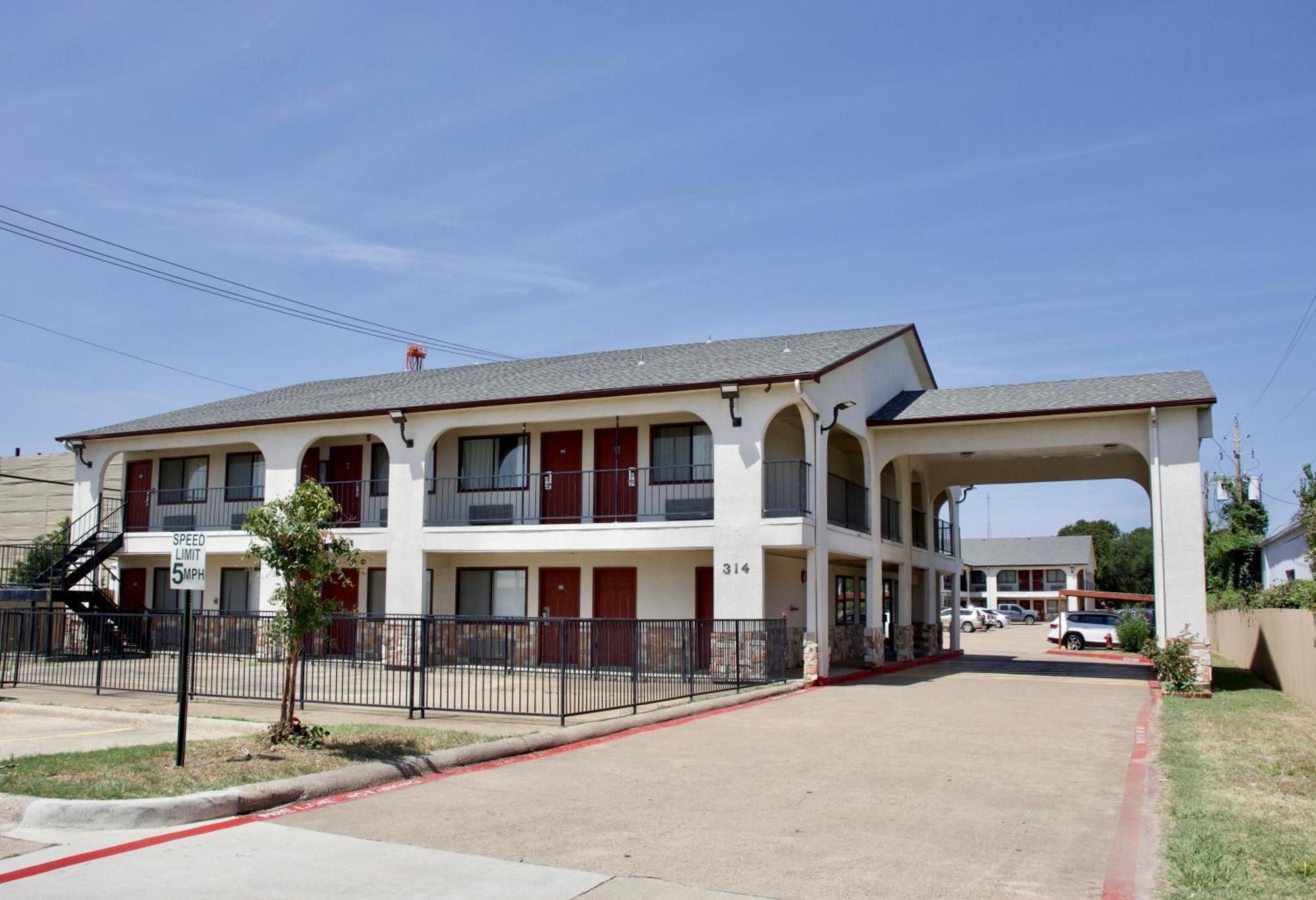 Executive Inn Of Arlington, Near At&T Stadium Zewnętrze zdjęcie